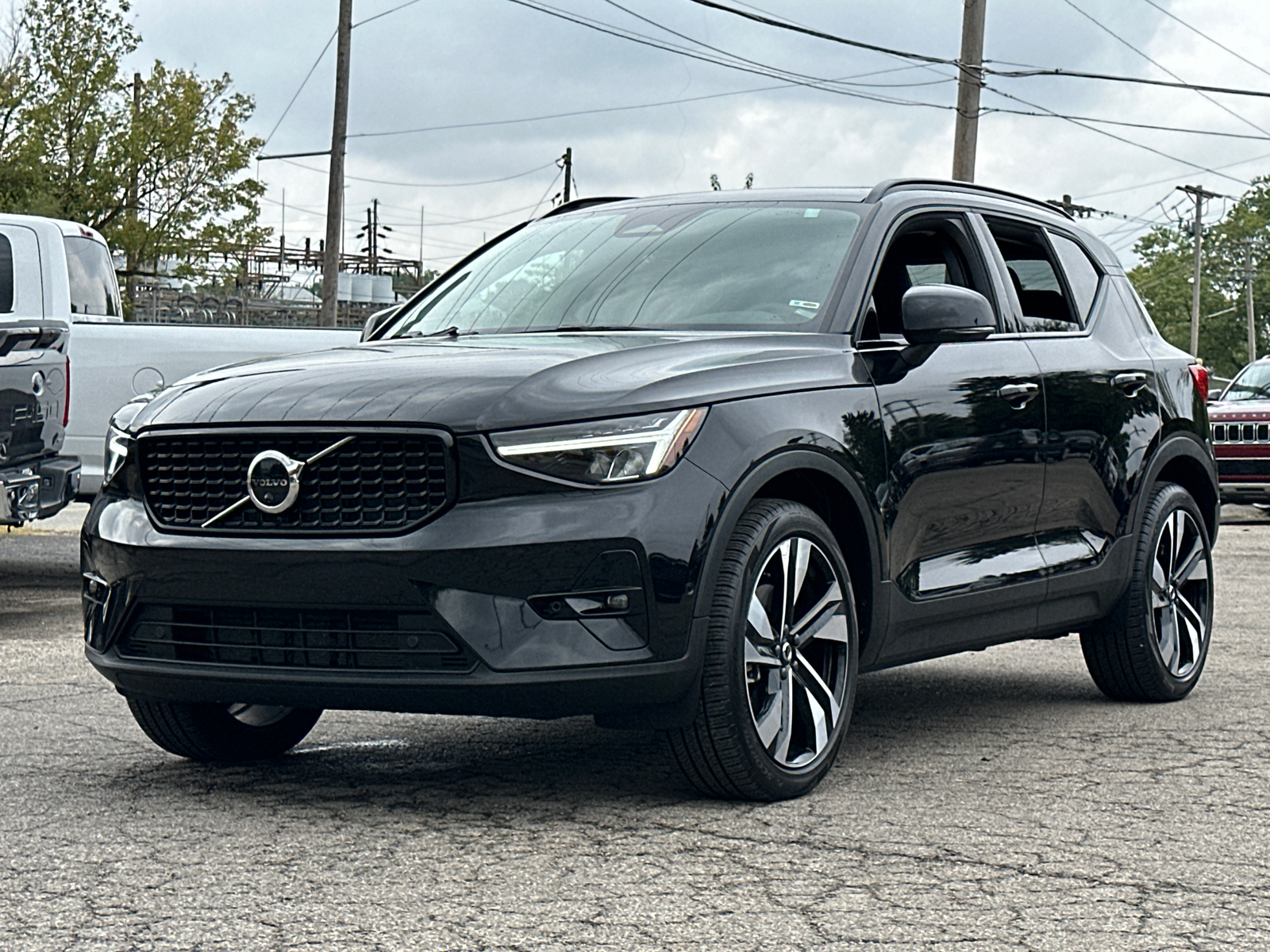 2023 Volvo XC40 Ultimate 5