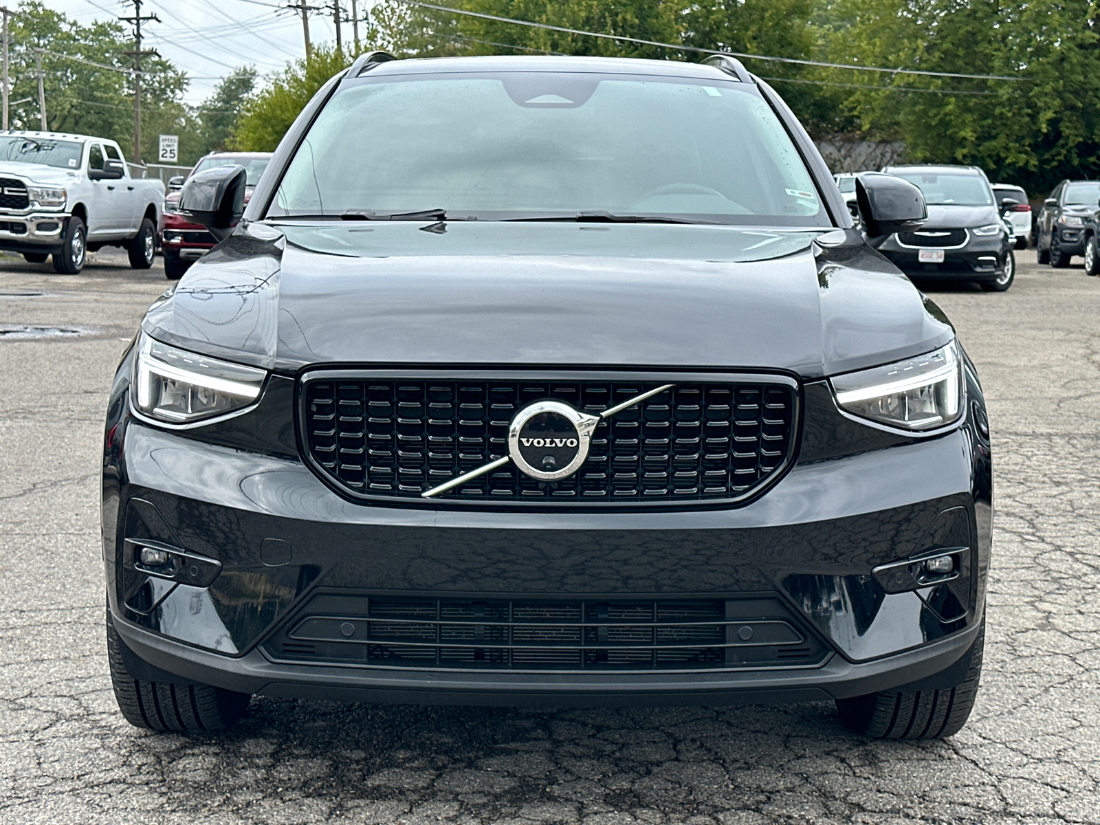 2023 Volvo XC40 Ultimate 34