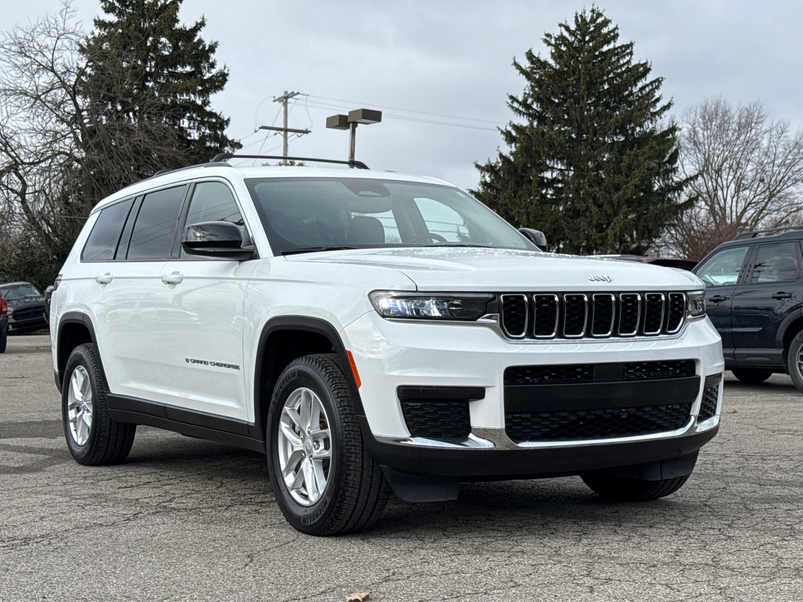 2021 Jeep Grand Cherokee L Laredo 1