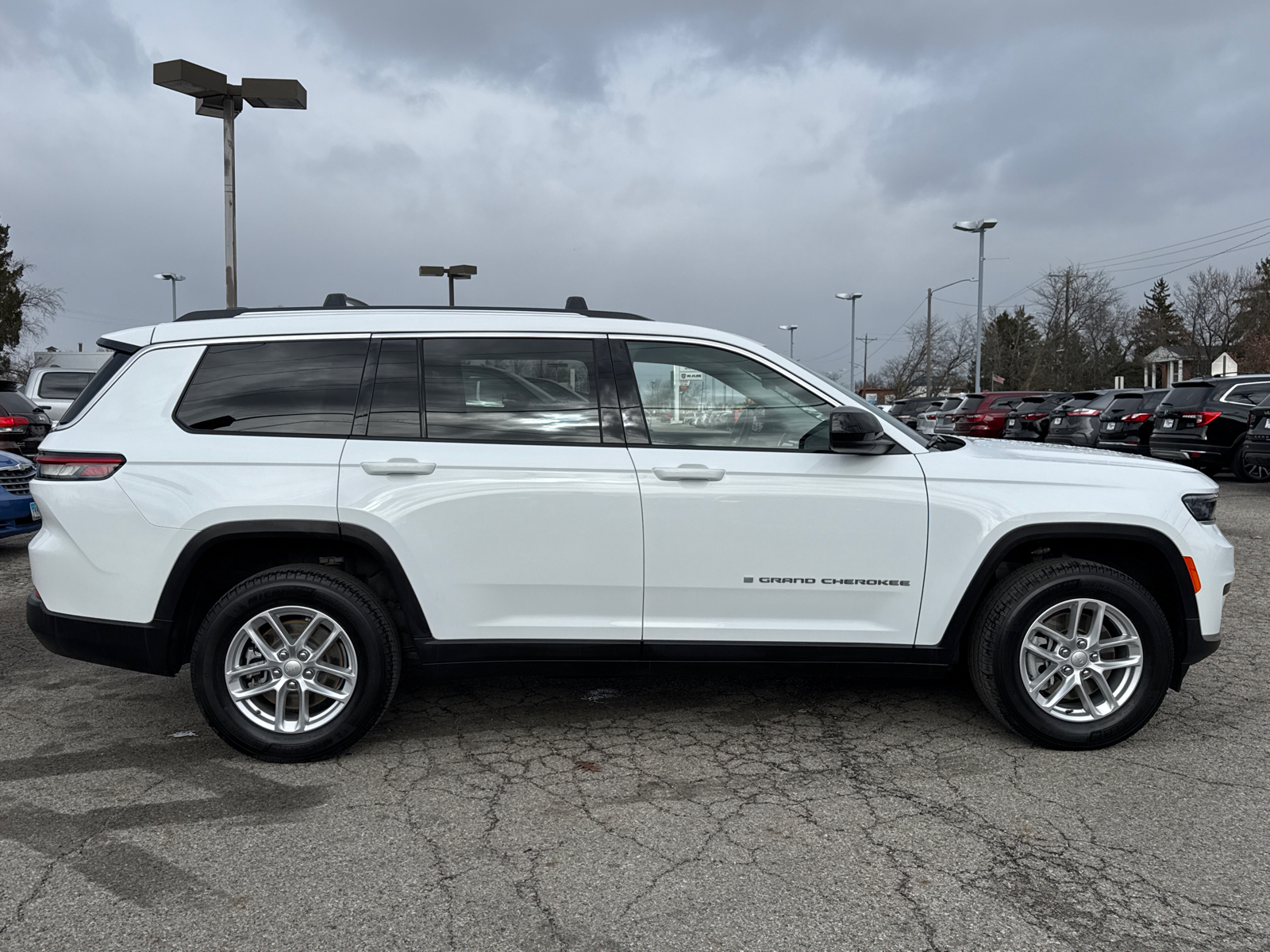 2021 Jeep Grand Cherokee L Laredo 2