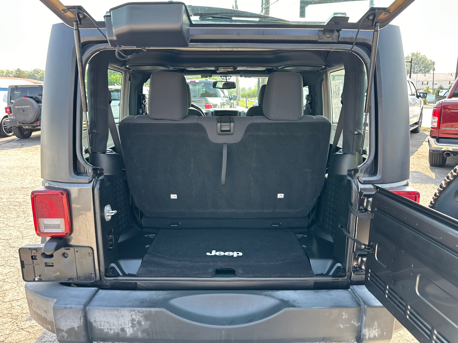 2017 Jeep Wrangler Sport 27