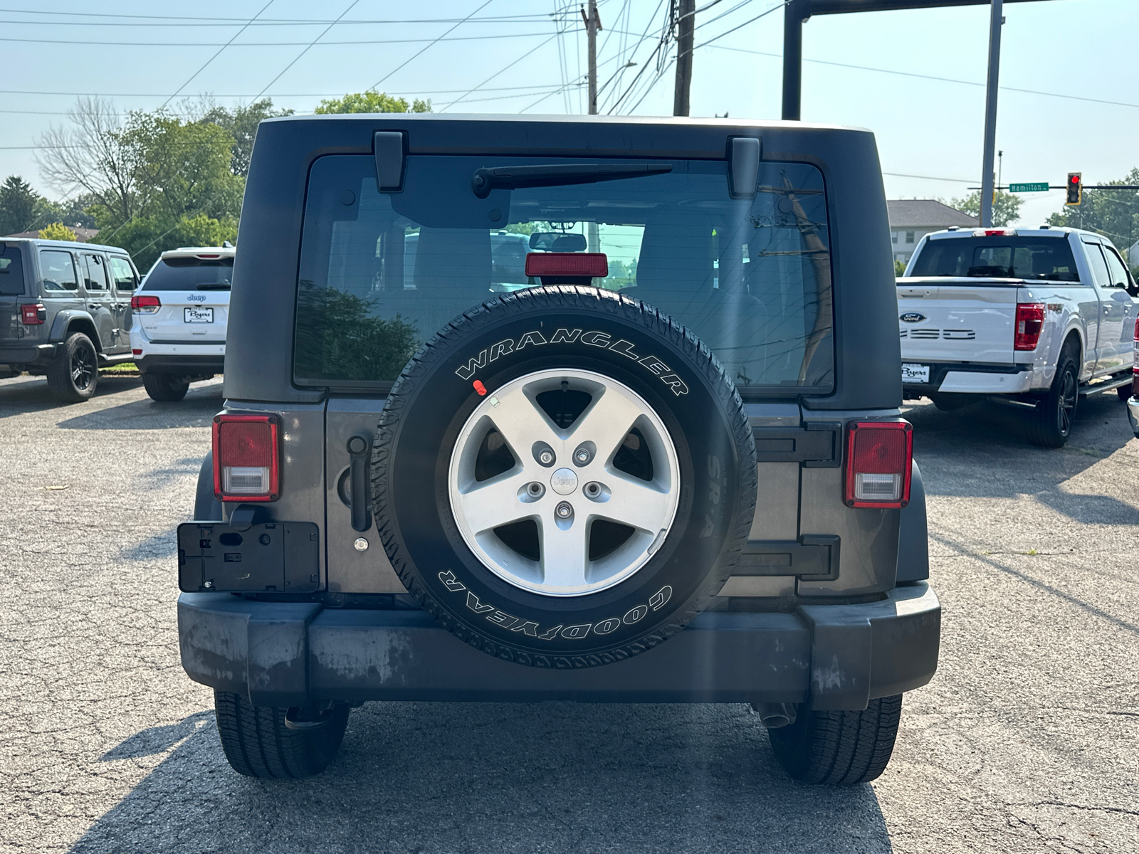 2017 Jeep Wrangler Sport 28