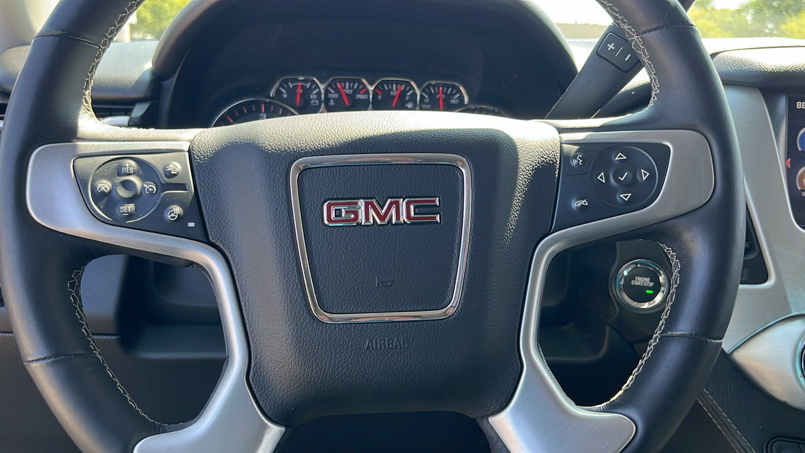 2015 GMC Yukon XL SLT 30