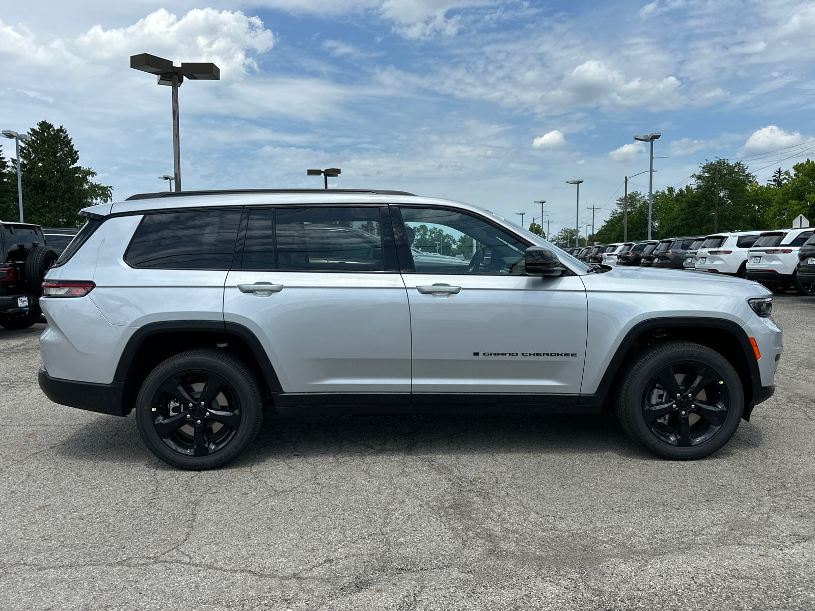 2024 Jeep Grand Cherokee L Altitude X 2