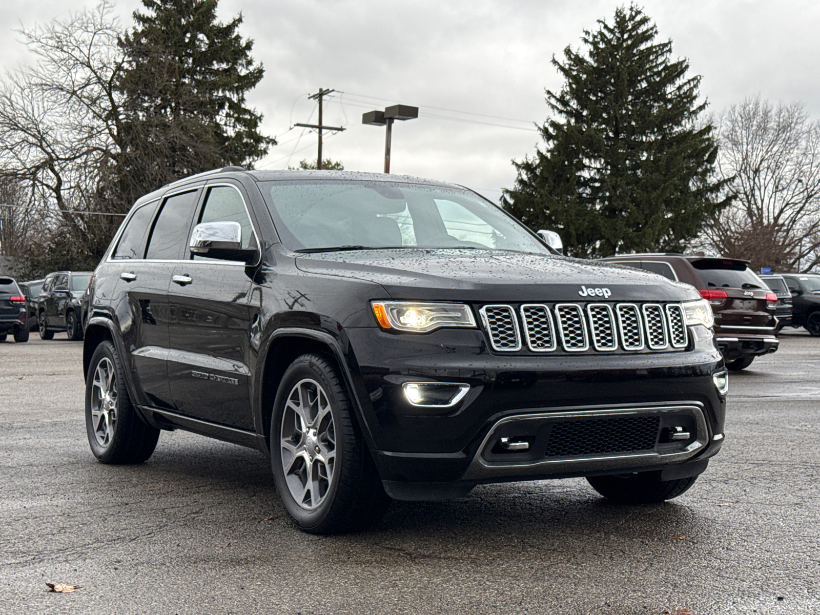 2021 Jeep Grand Cherokee Overland 1