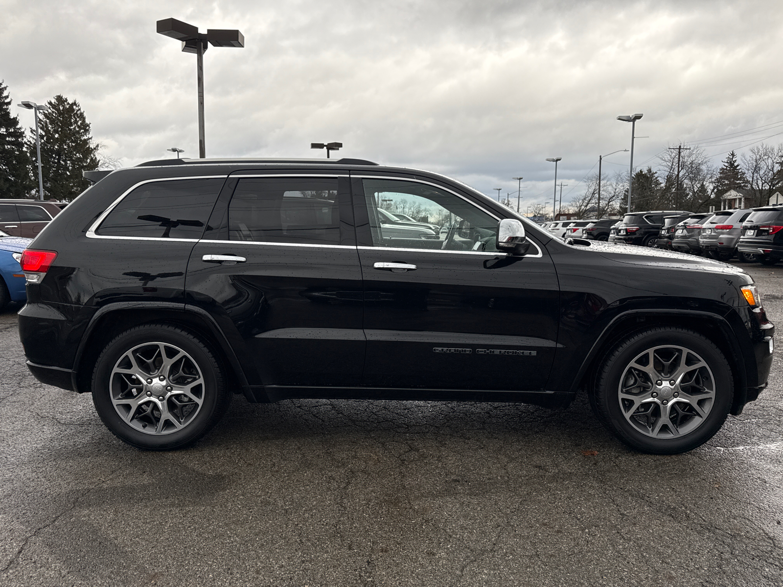 2021 Jeep Grand Cherokee Overland 2