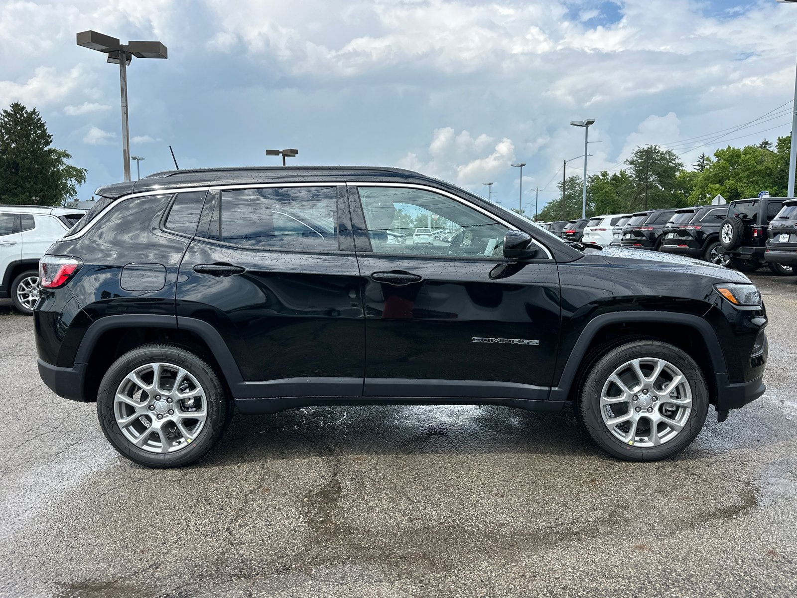 2024 Jeep Compass Latitude Lux 2