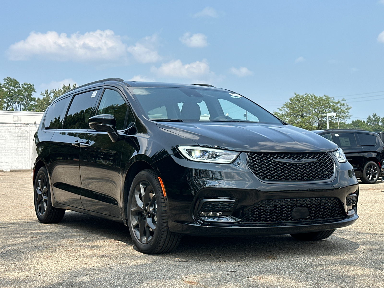 2024 Chrysler Pacifica Touring L 1