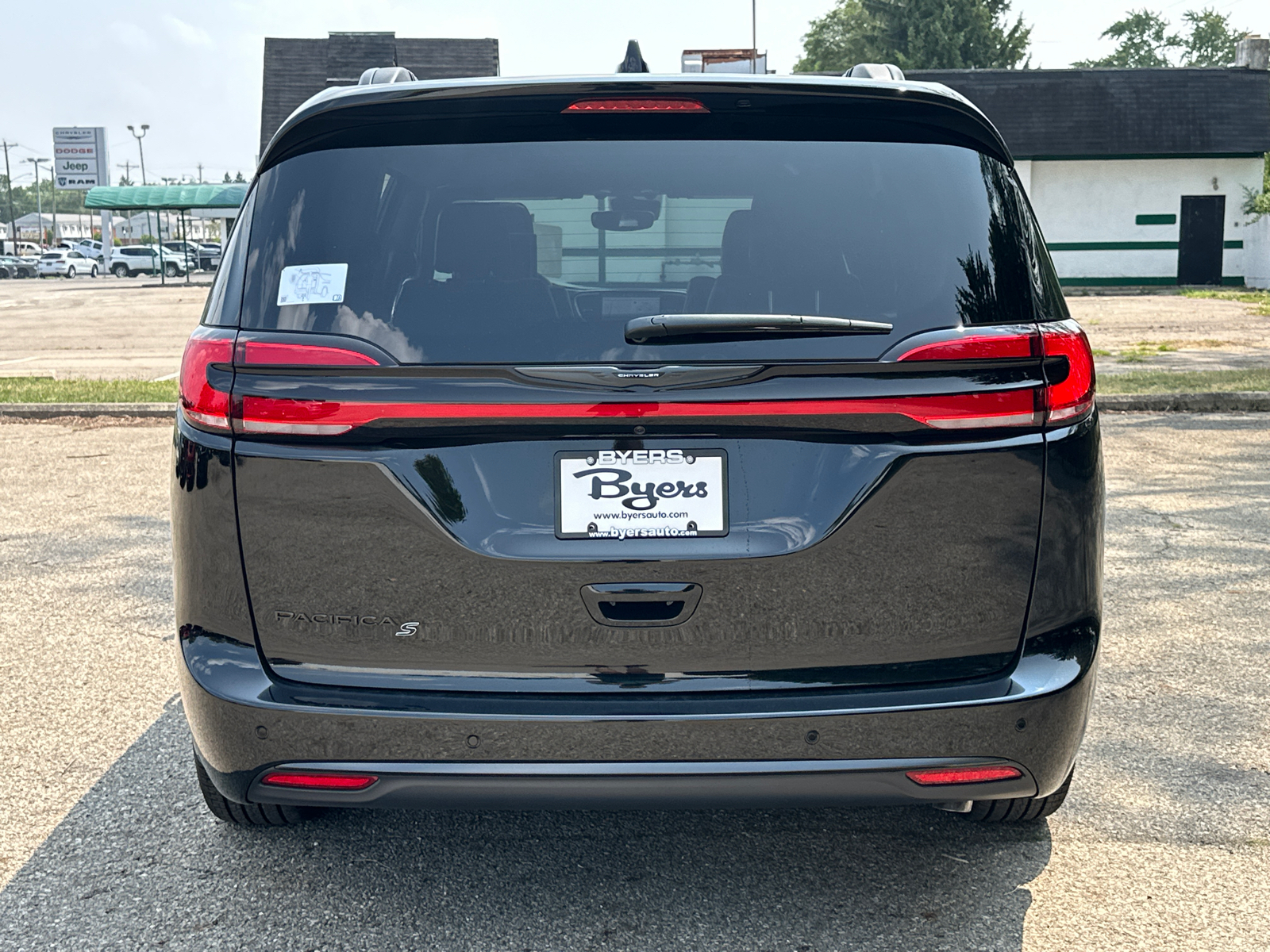 2024 Chrysler Pacifica Touring L 34