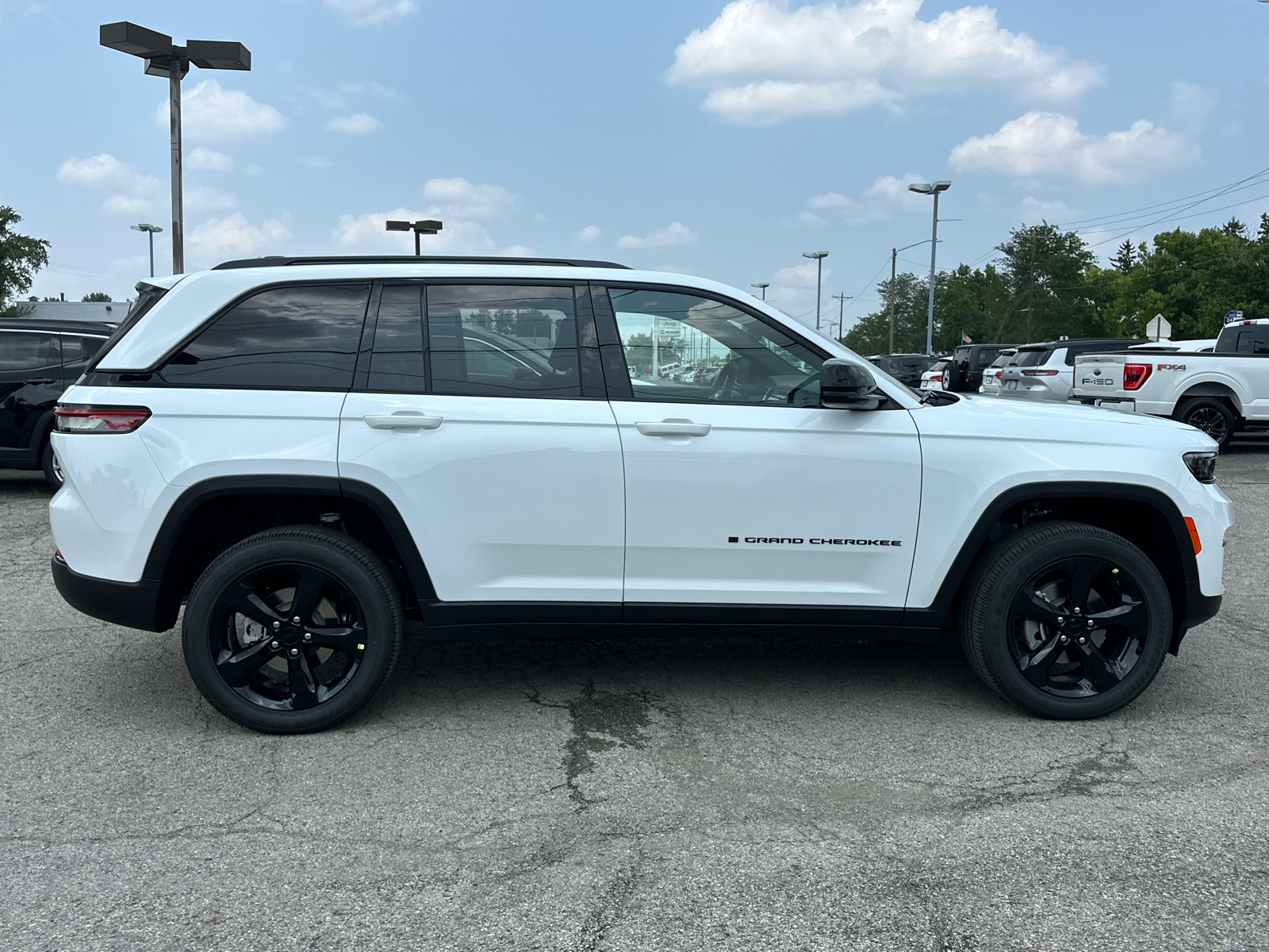 2024 Jeep Grand Cherokee Altitude X 2