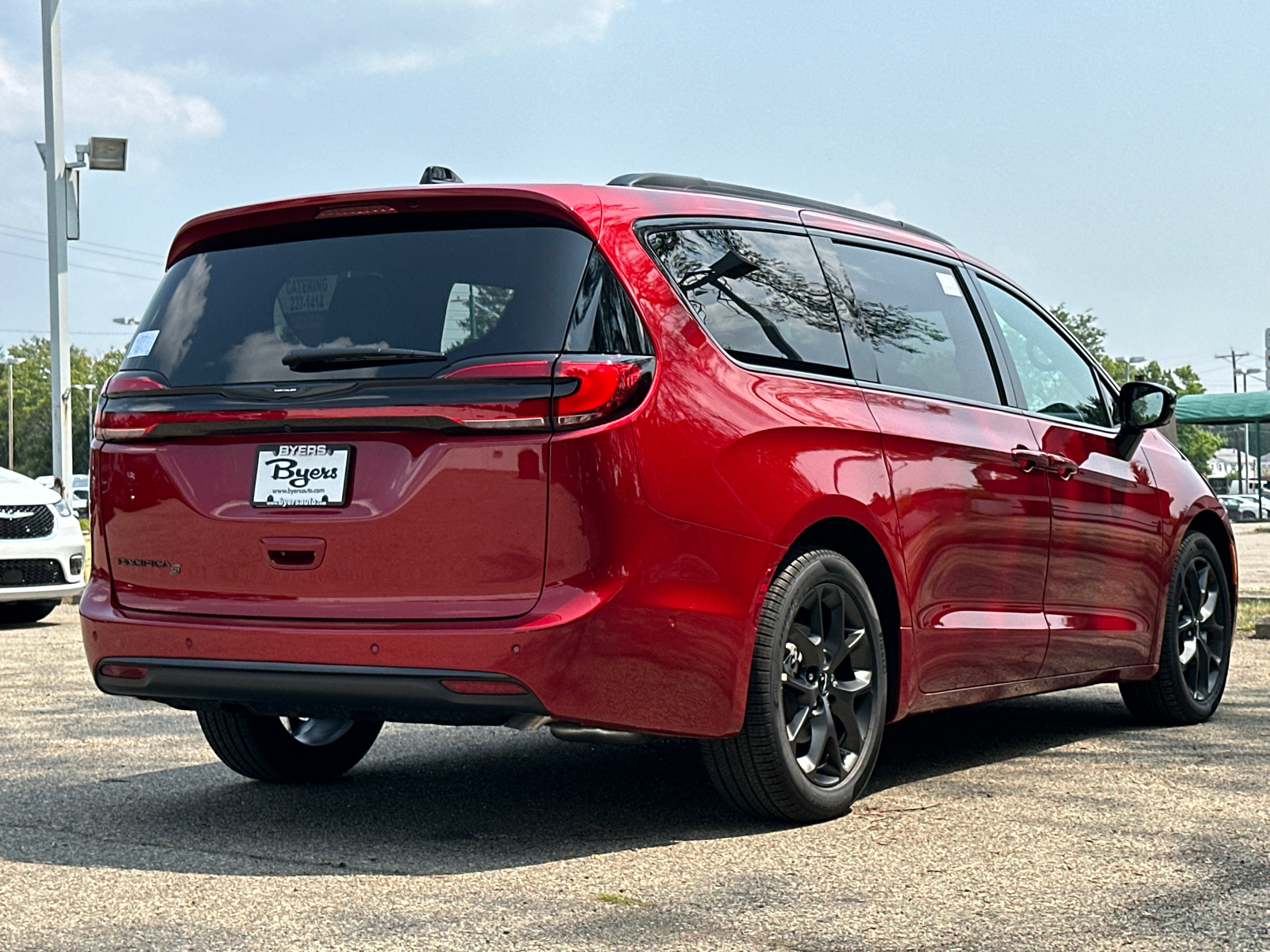 2024 Chrysler Pacifica Touring L 3