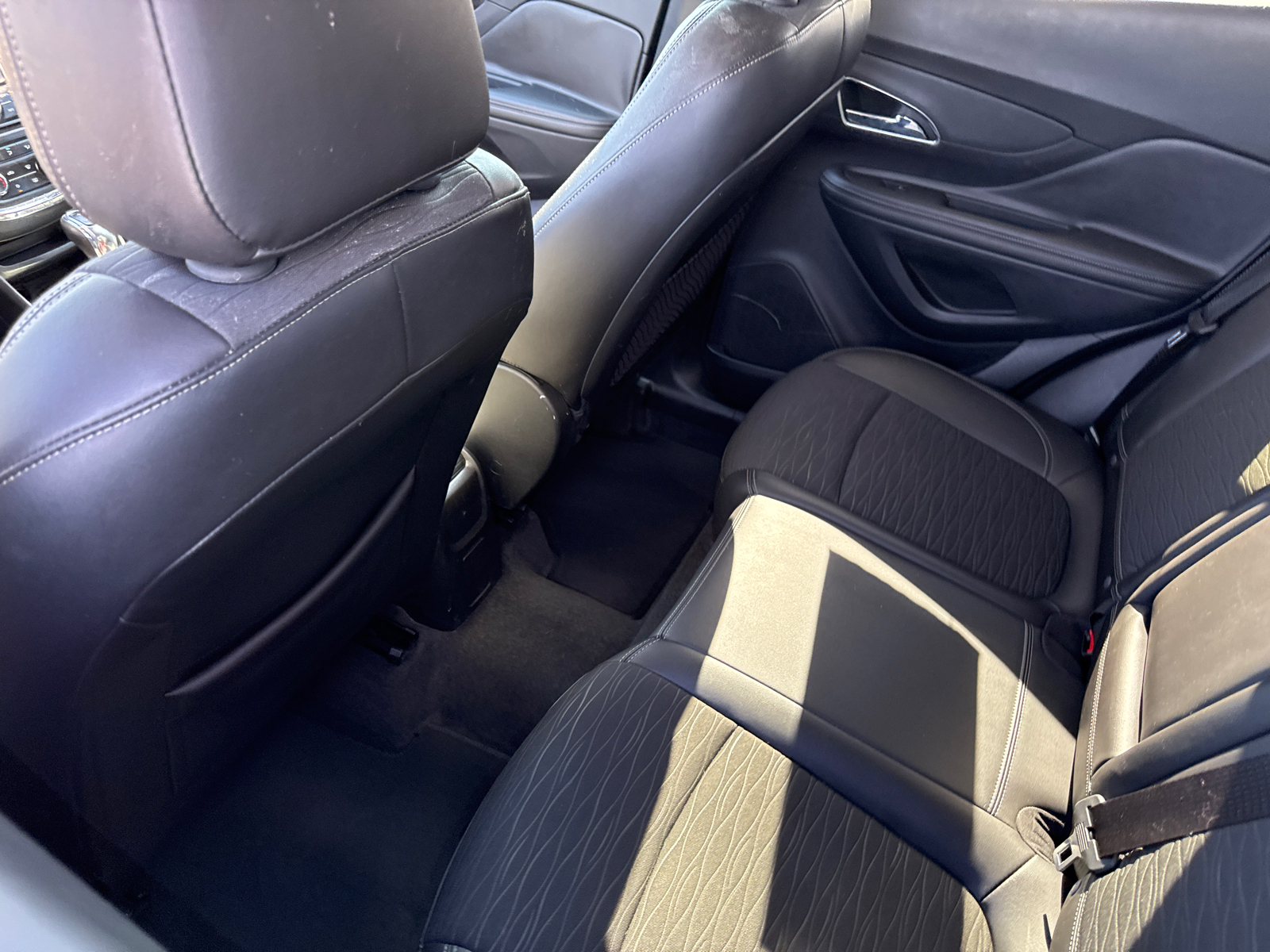 2015 Buick Encore Base 29