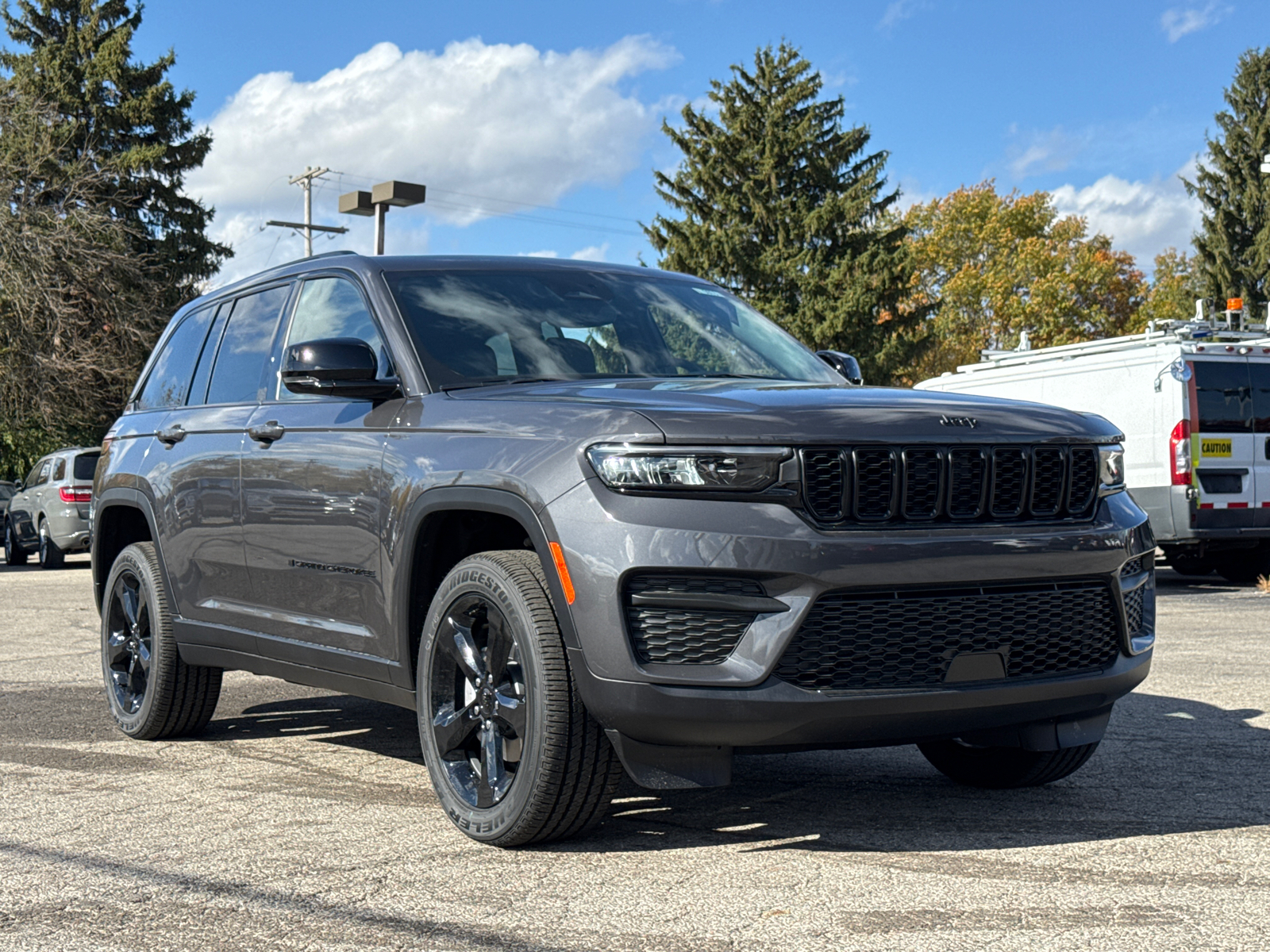 2025 Jeep Grand Cherokee Laredo 1