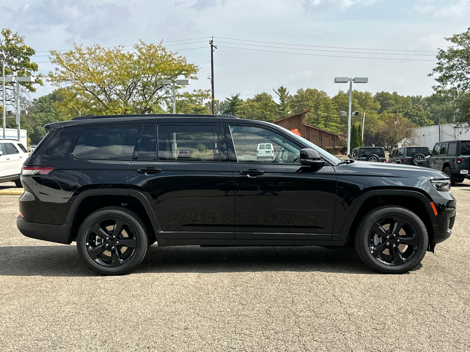 2025 Jeep Grand Cherokee L Altitude X 2