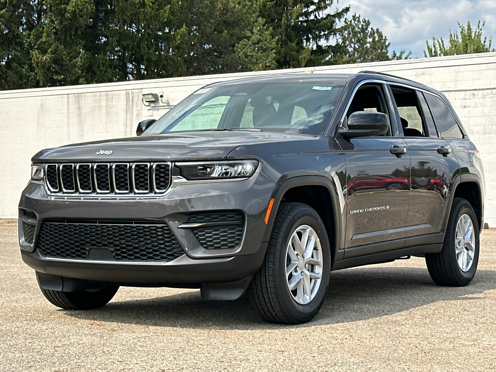 2025 Jeep Grand Cherokee Laredo X 5