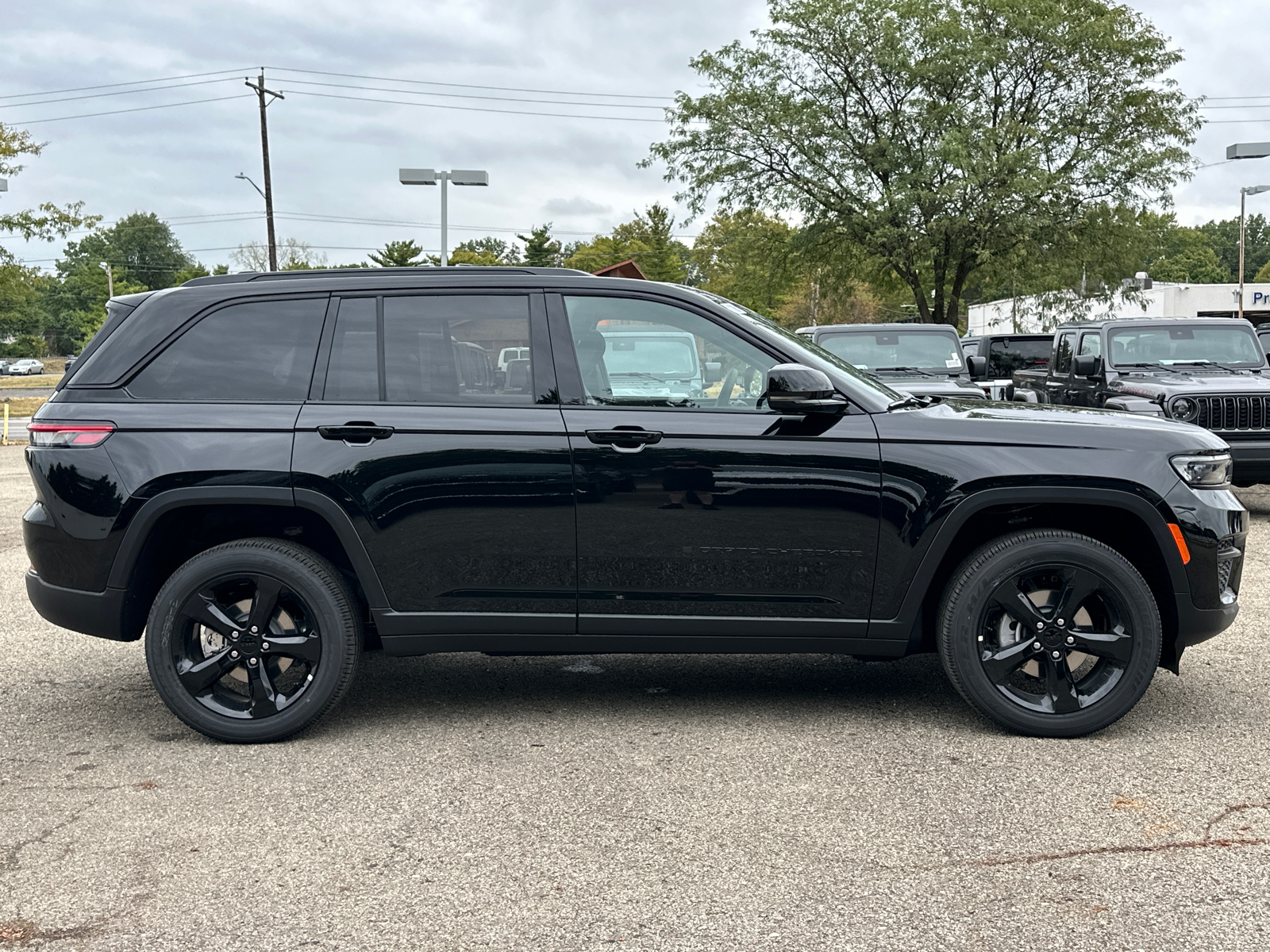 2025 Jeep Grand Cherokee Altitude X 2