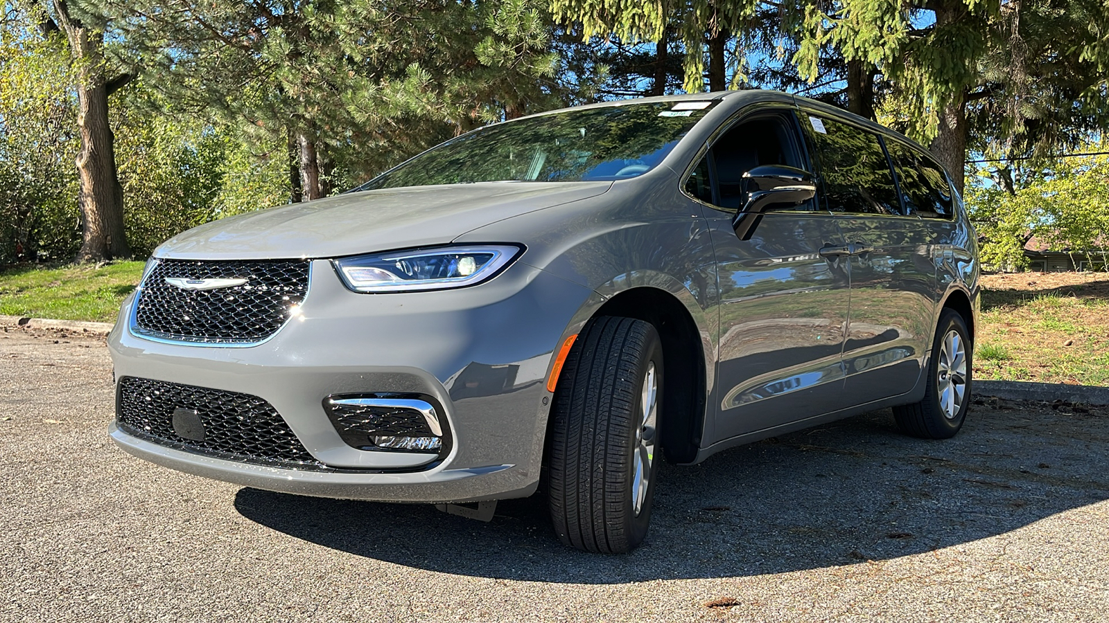 2025 Chrysler Pacifica Select AWD 8