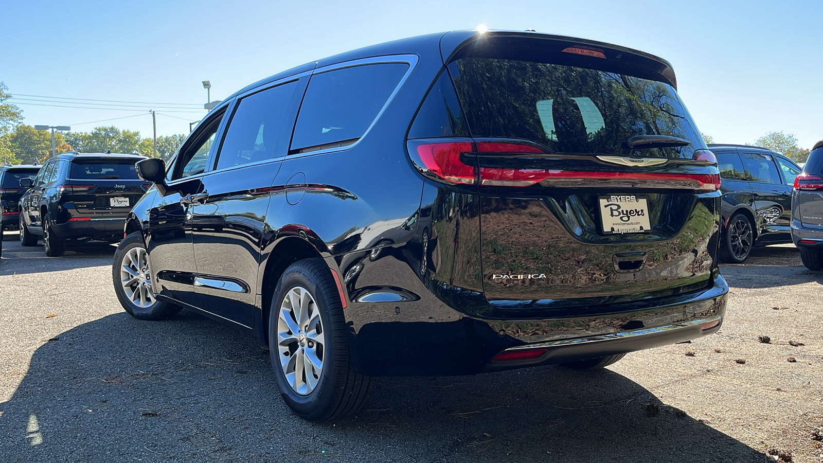 2025 Chrysler Pacifica Select AWD 5