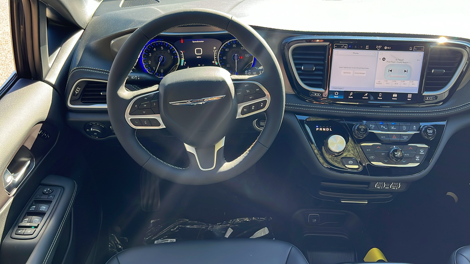 2025 Chrysler Pacifica Select AWD 35