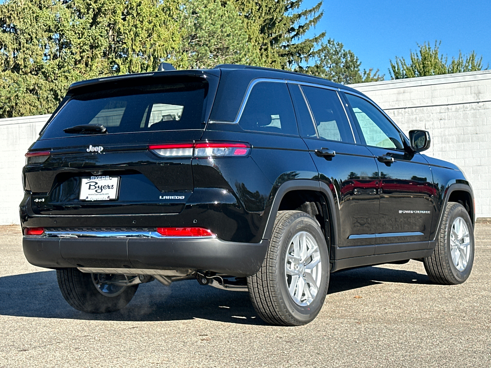 2025 Jeep Grand Cherokee Laredo X 3