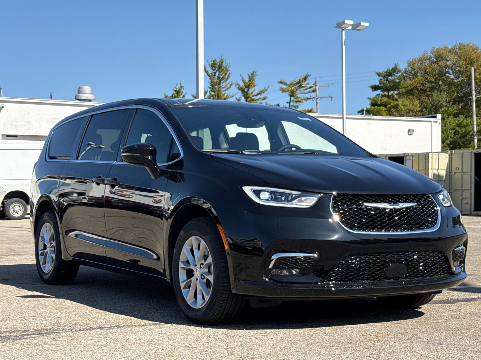 2025 Chrysler Pacifica  1