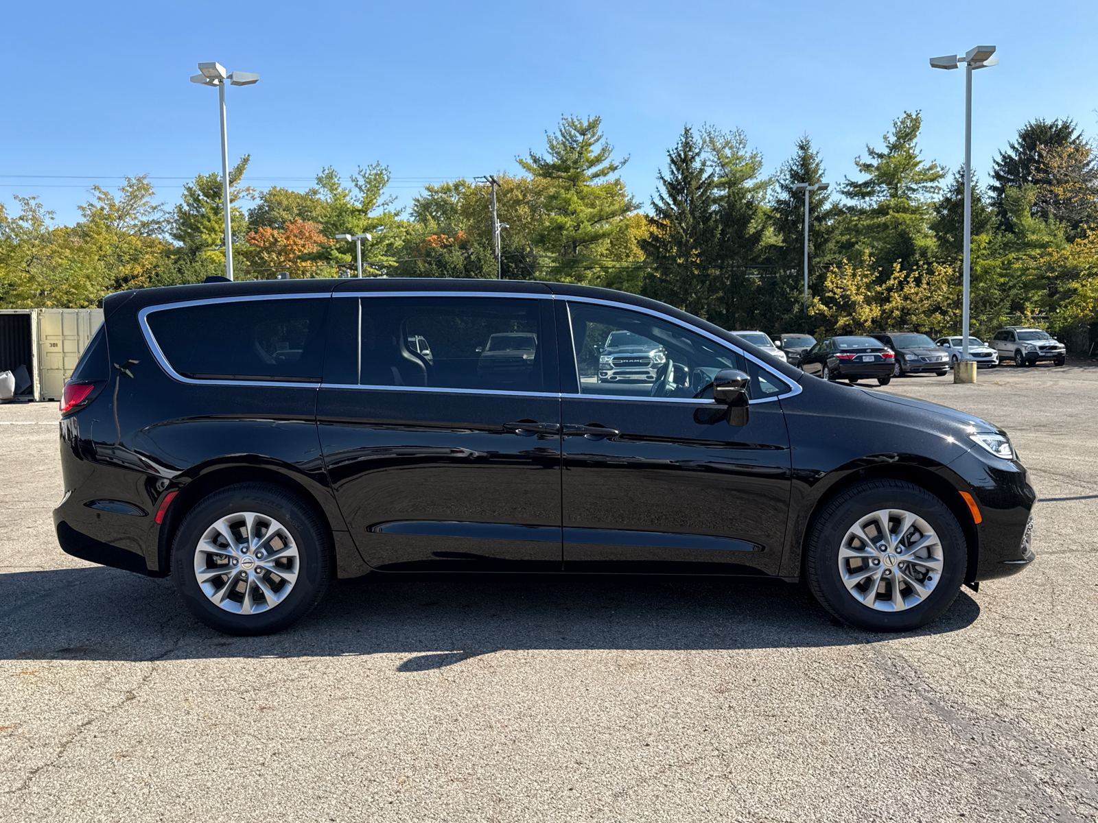 2025 Chrysler Pacifica  2