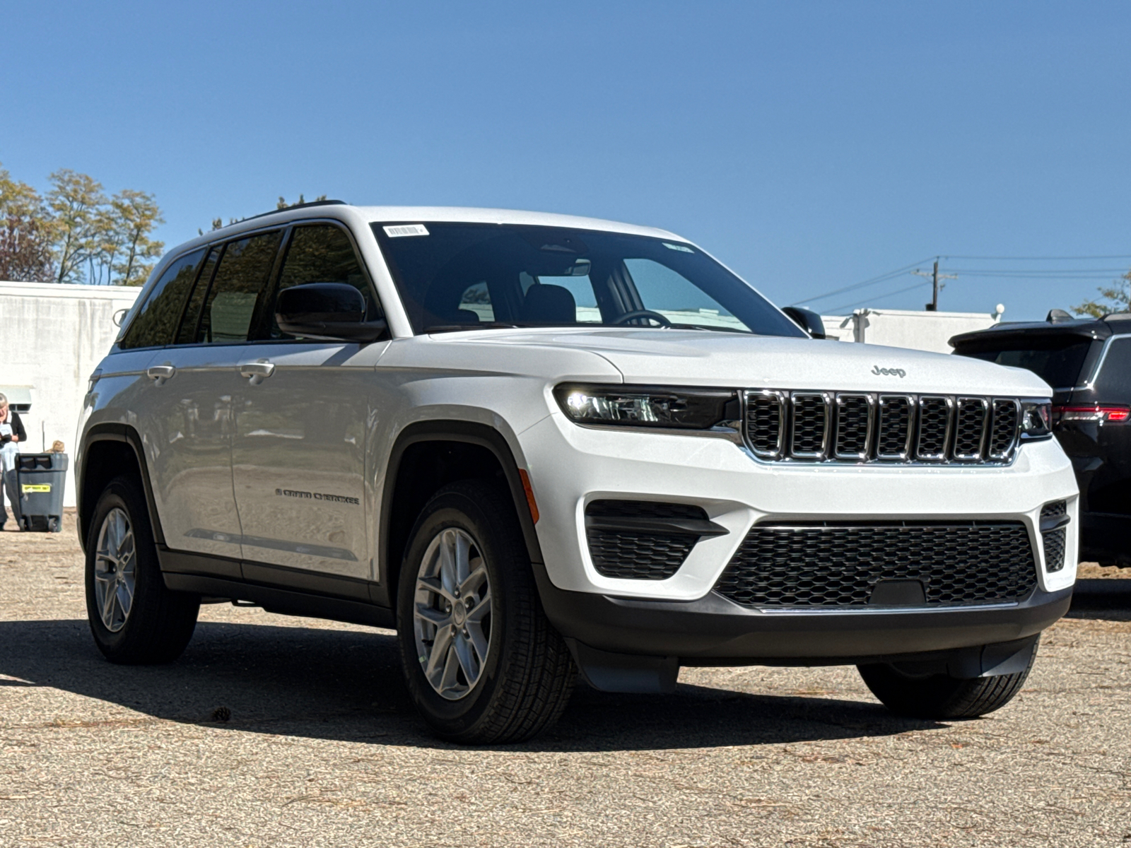 2025 Jeep Grand Cherokee Laredo 1