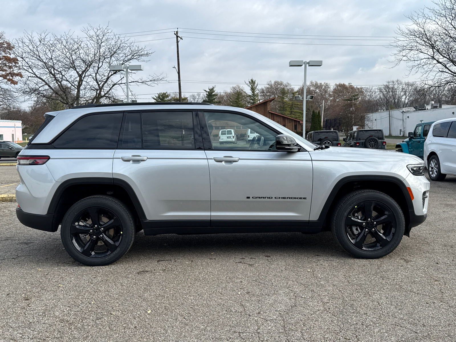 2025 Jeep Grand Cherokee Altitude X 2