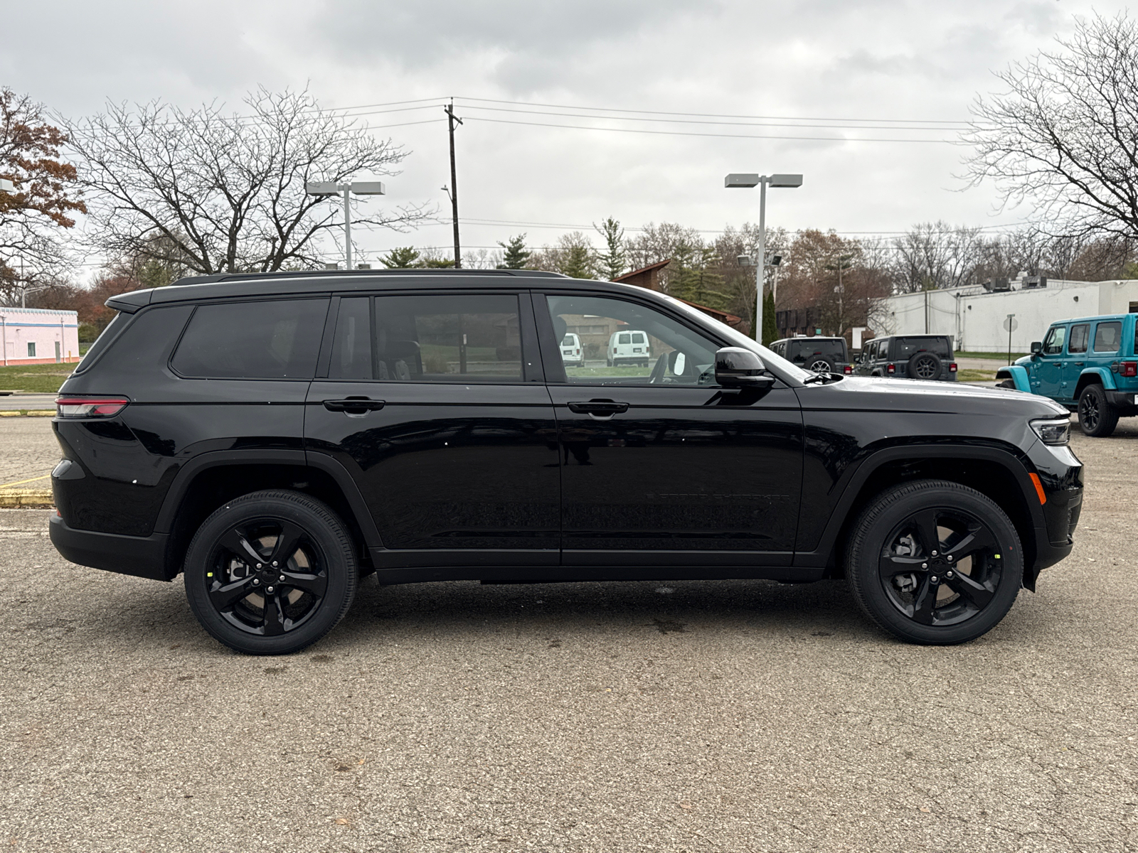 2025 Jeep Grand Cherokee L Altitude X 2