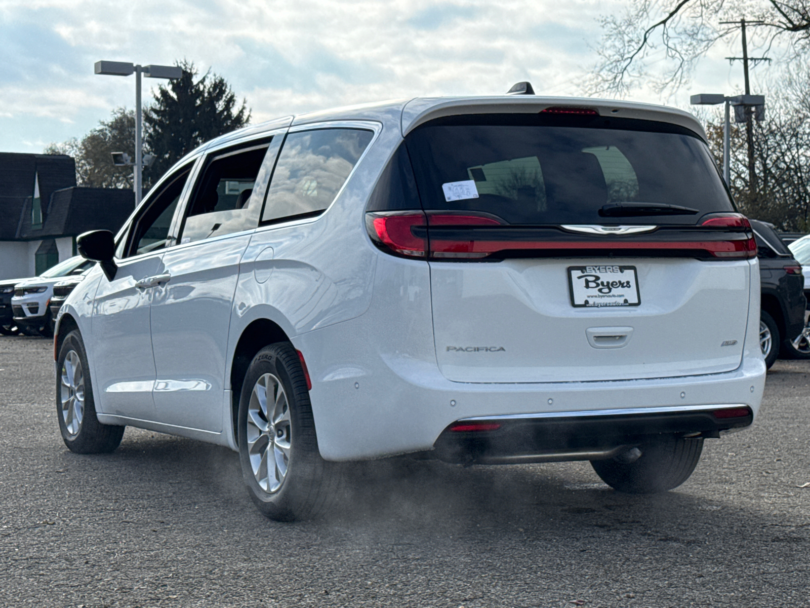 2025 Chrysler Pacifica Select AWD 4