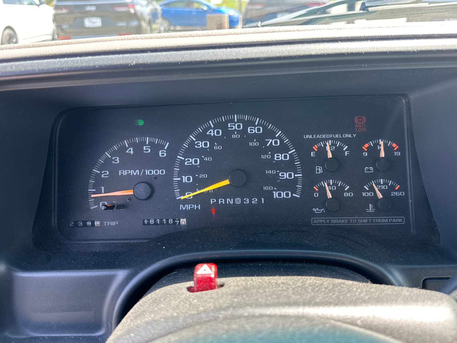 1998 Chevrolet Tahoe Base 13