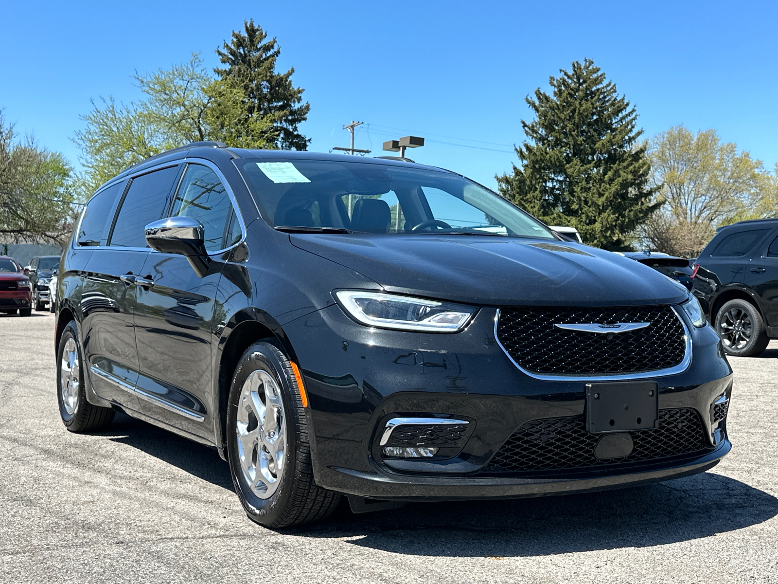 2022 Chrysler Pacifica Limited 1