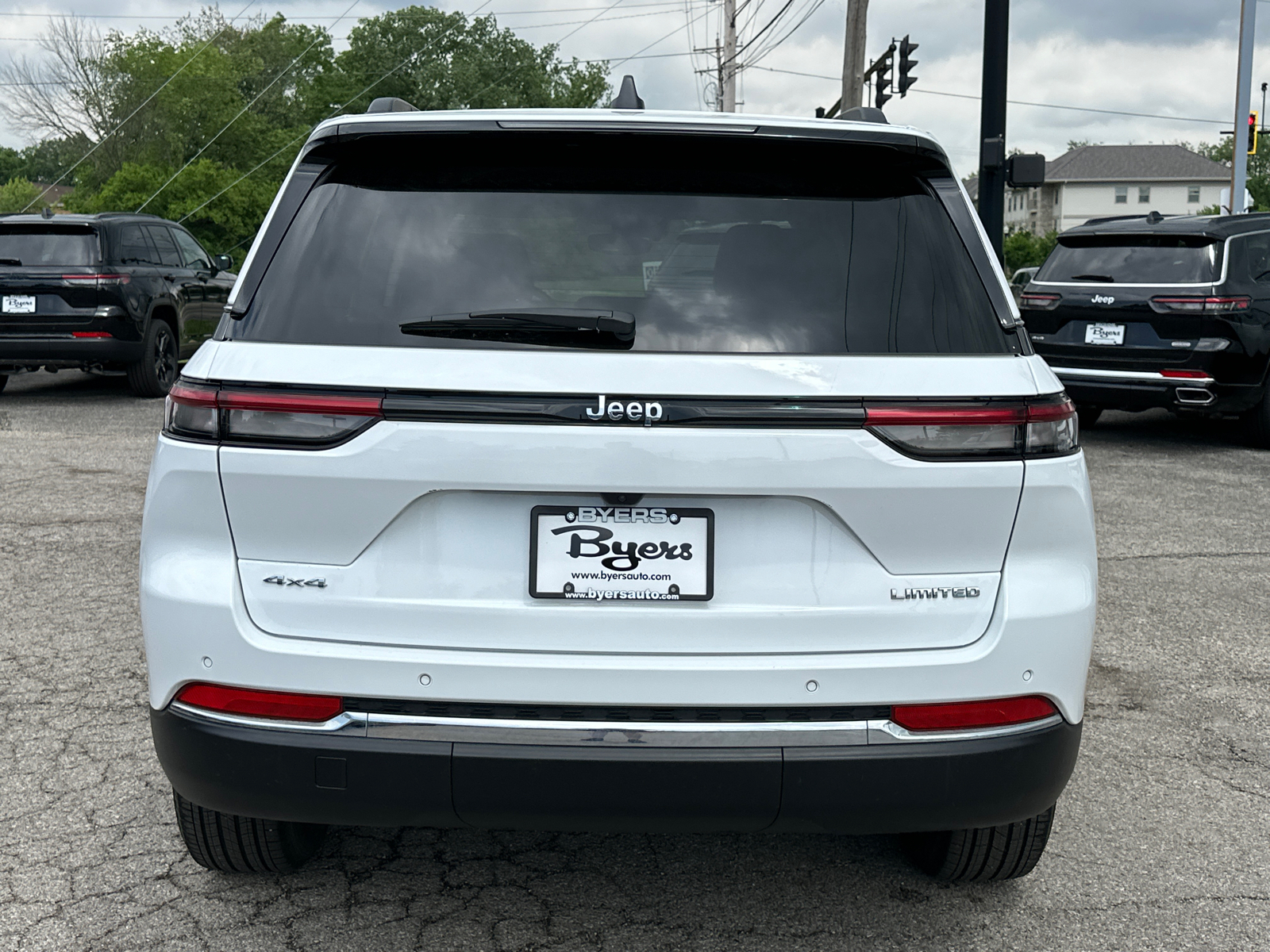 2023 Jeep Grand Cherokee Limited 32