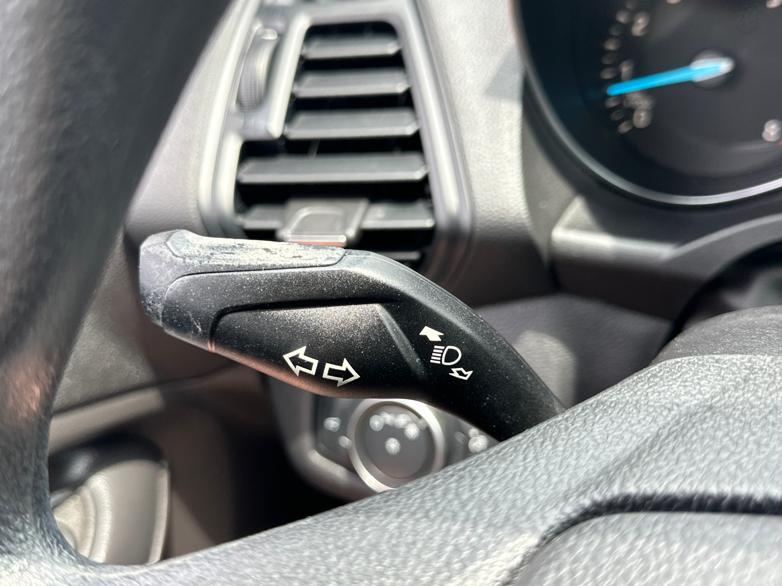 2019 Ford Escape S 13