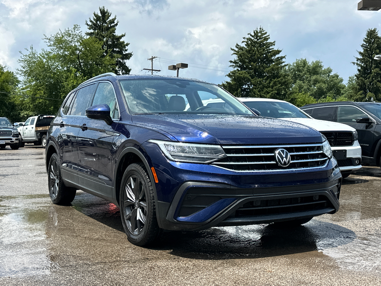 2022 Volkswagen Tiguan 2.0T SE 1