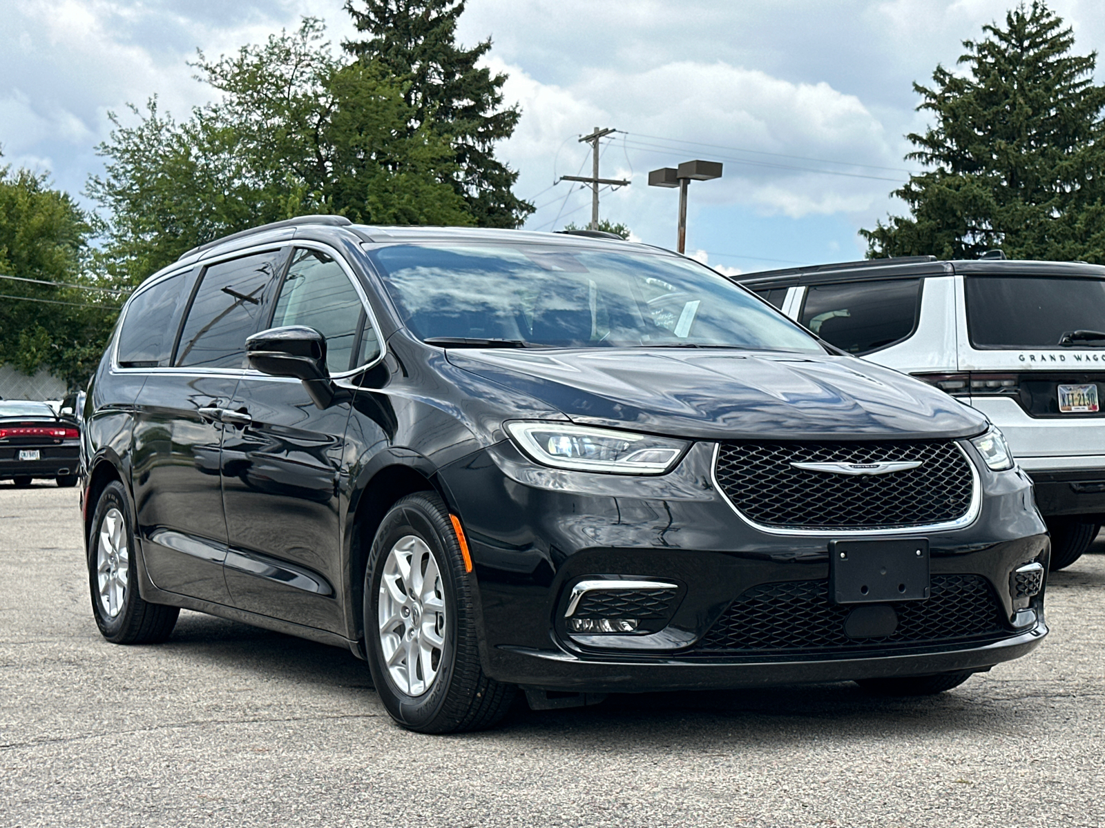 2022 Chrysler Pacifica Touring L 1