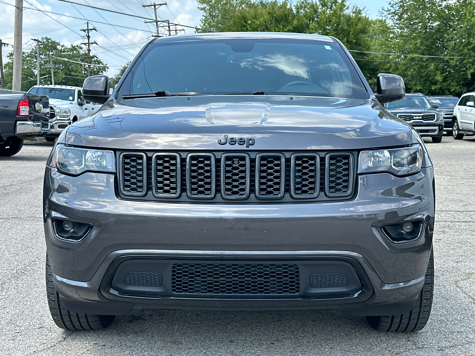 2019 Jeep Grand Cherokee Altitude 33