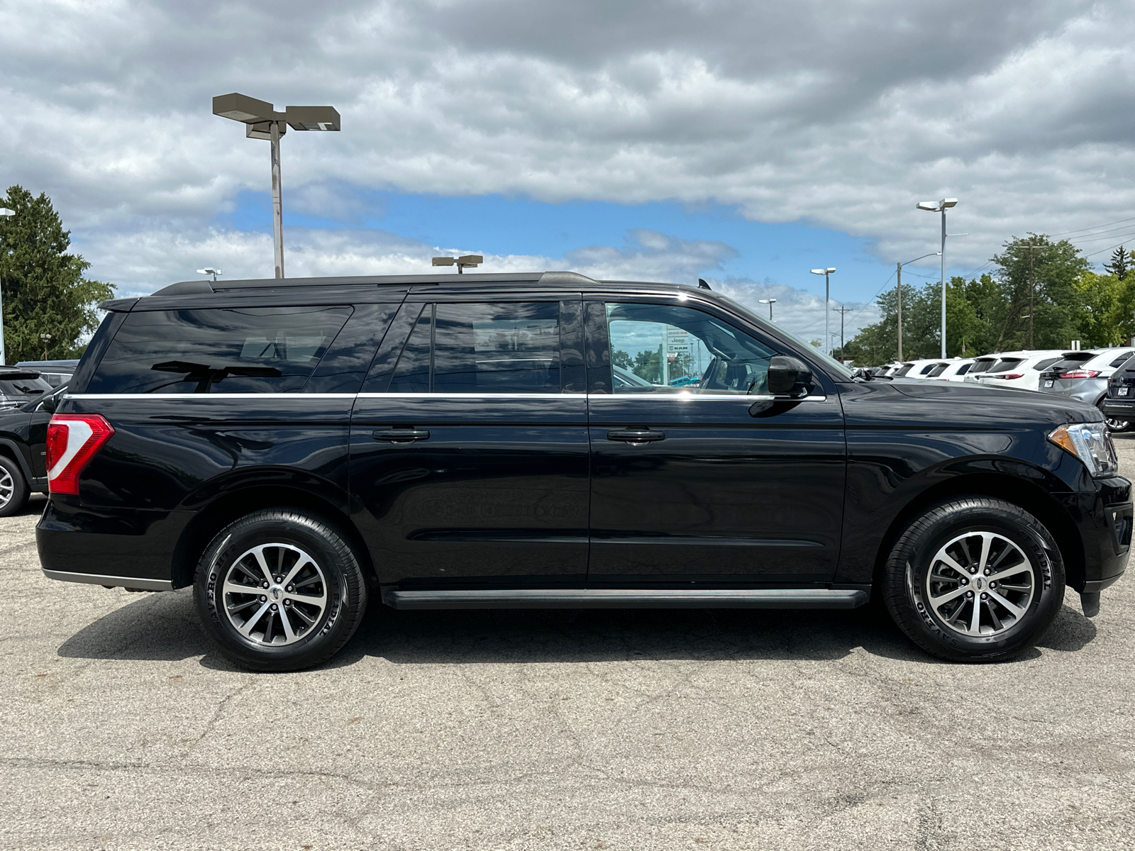 2021 Ford Expedition Max XLT 2