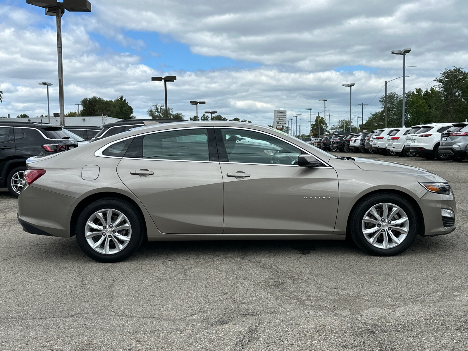 2022 Chevrolet Malibu LT 2