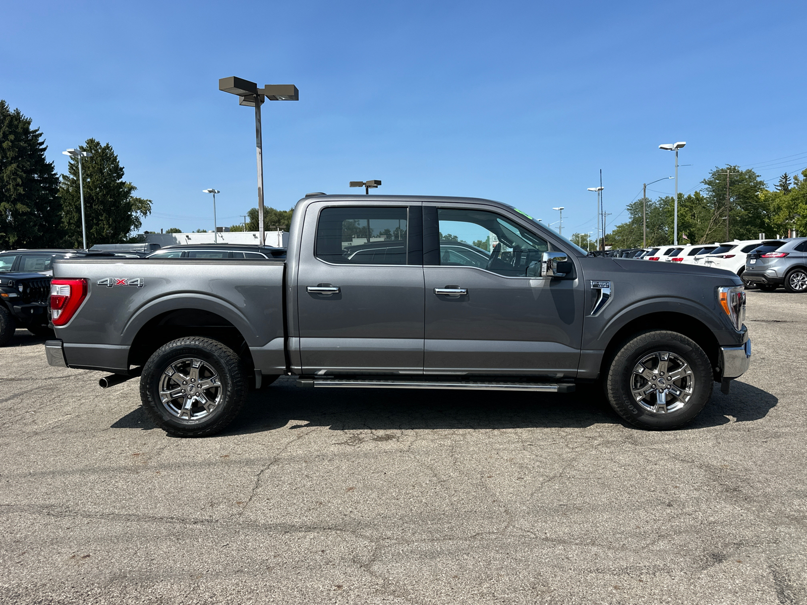 2023 Ford F-150 Lariat 2