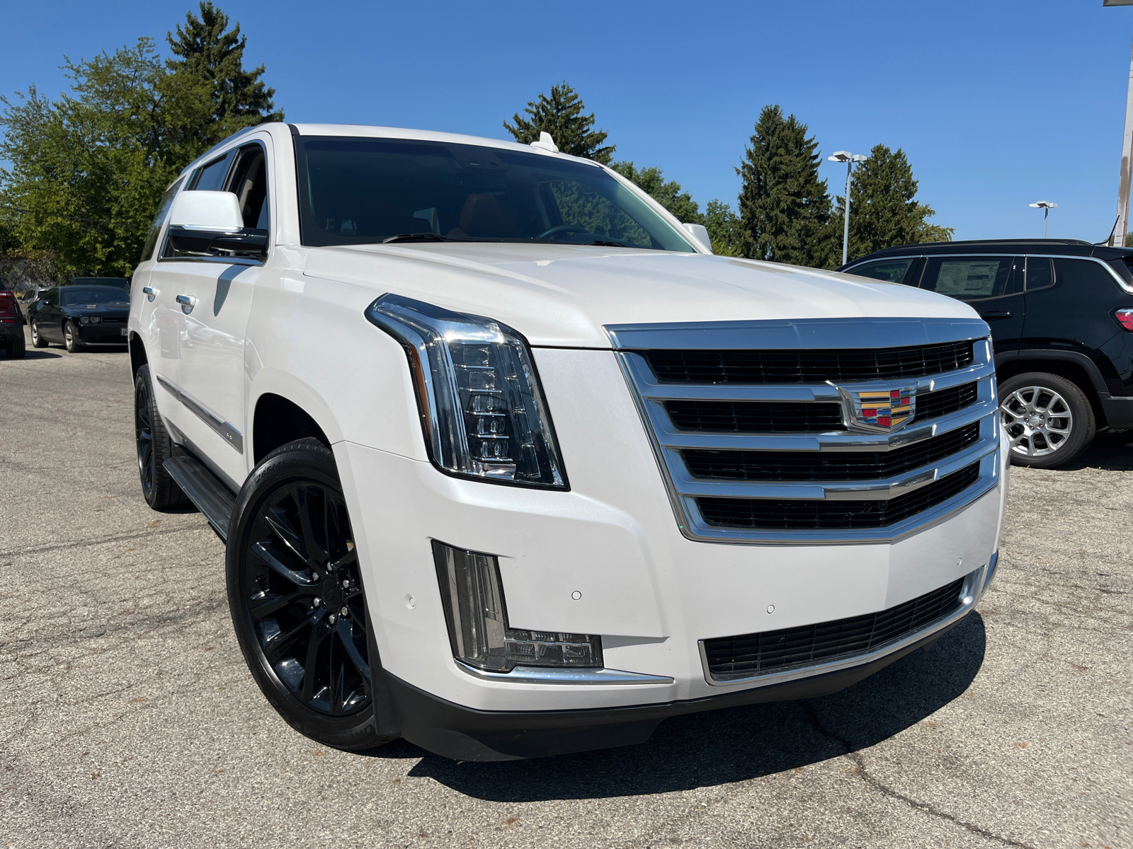 2017 Cadillac Escalade Luxury 2