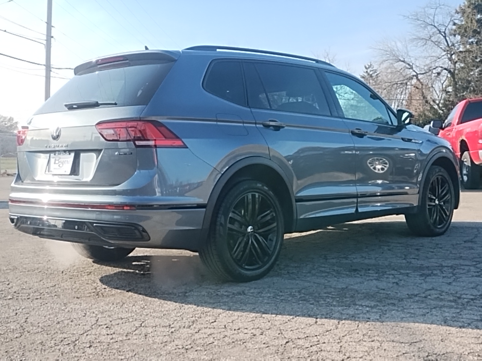 2022 Volkswagen Tiguan 2.0T SE R-Line Black 3