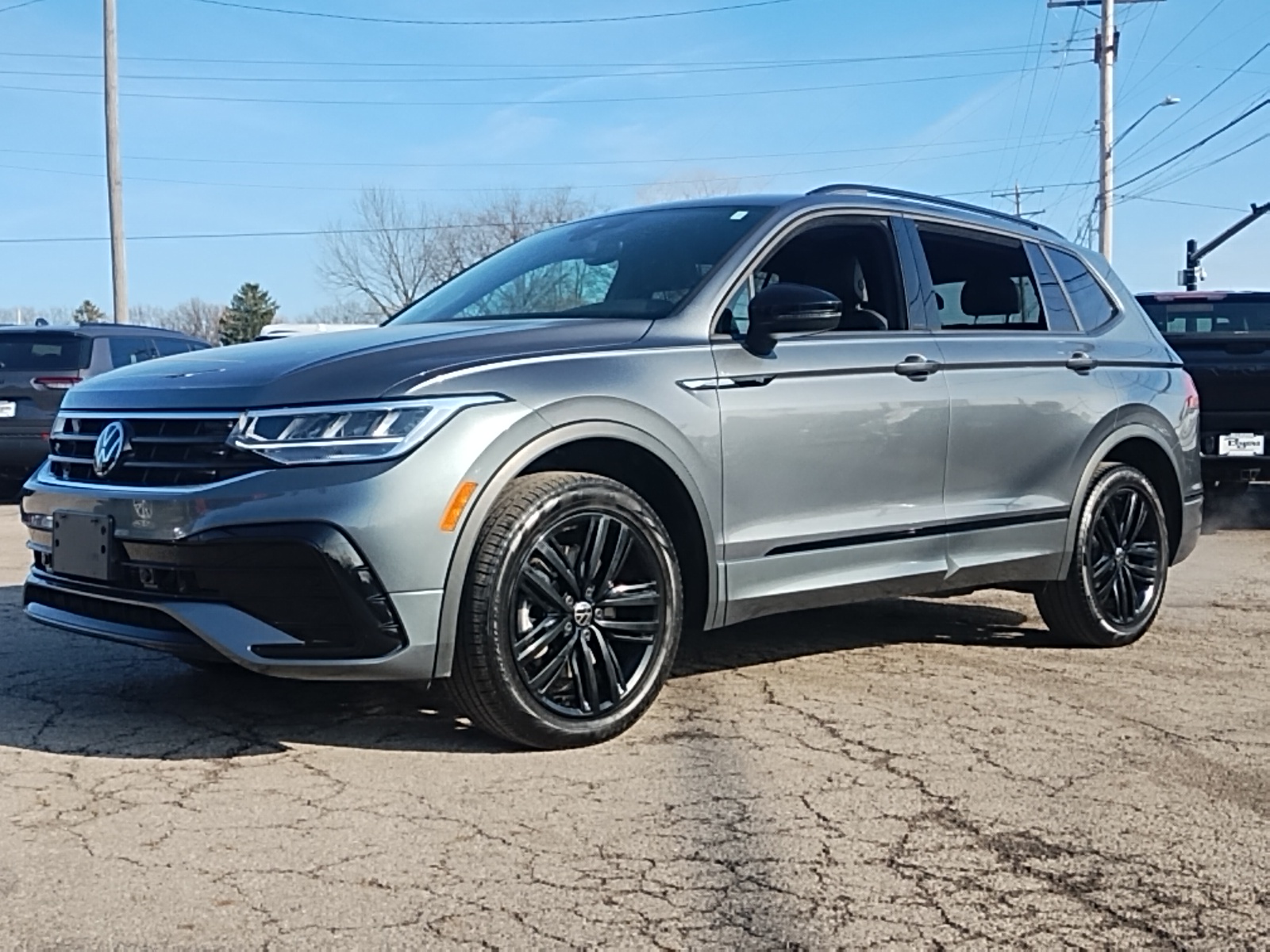 2022 Volkswagen Tiguan 2.0T SE R-Line Black 5