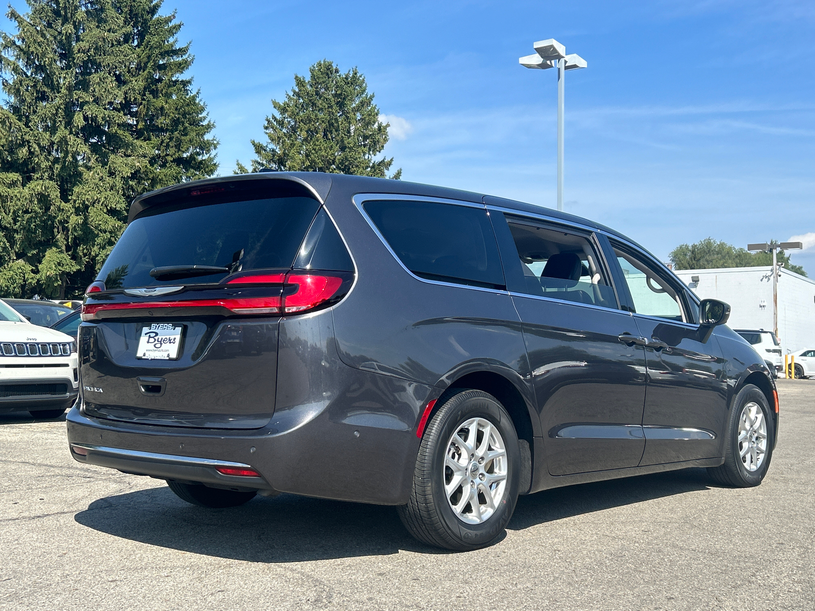 2023 Chrysler Pacifica Touring L 3