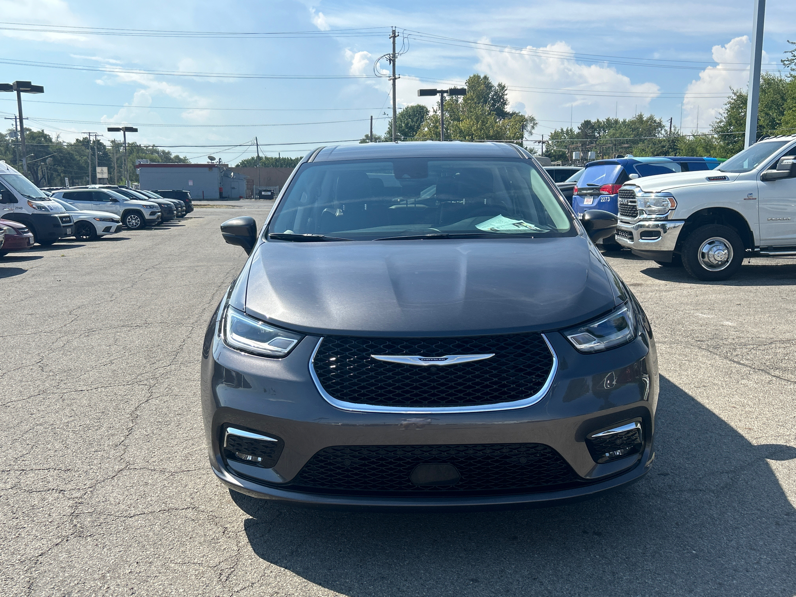 2023 Chrysler Pacifica Touring L 34