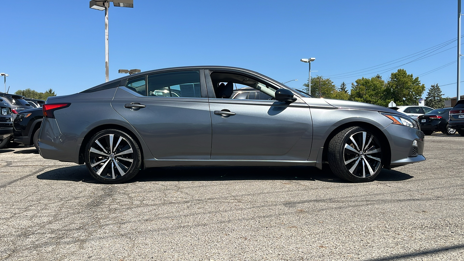 2022 Nissan Altima 2.5 SR 2