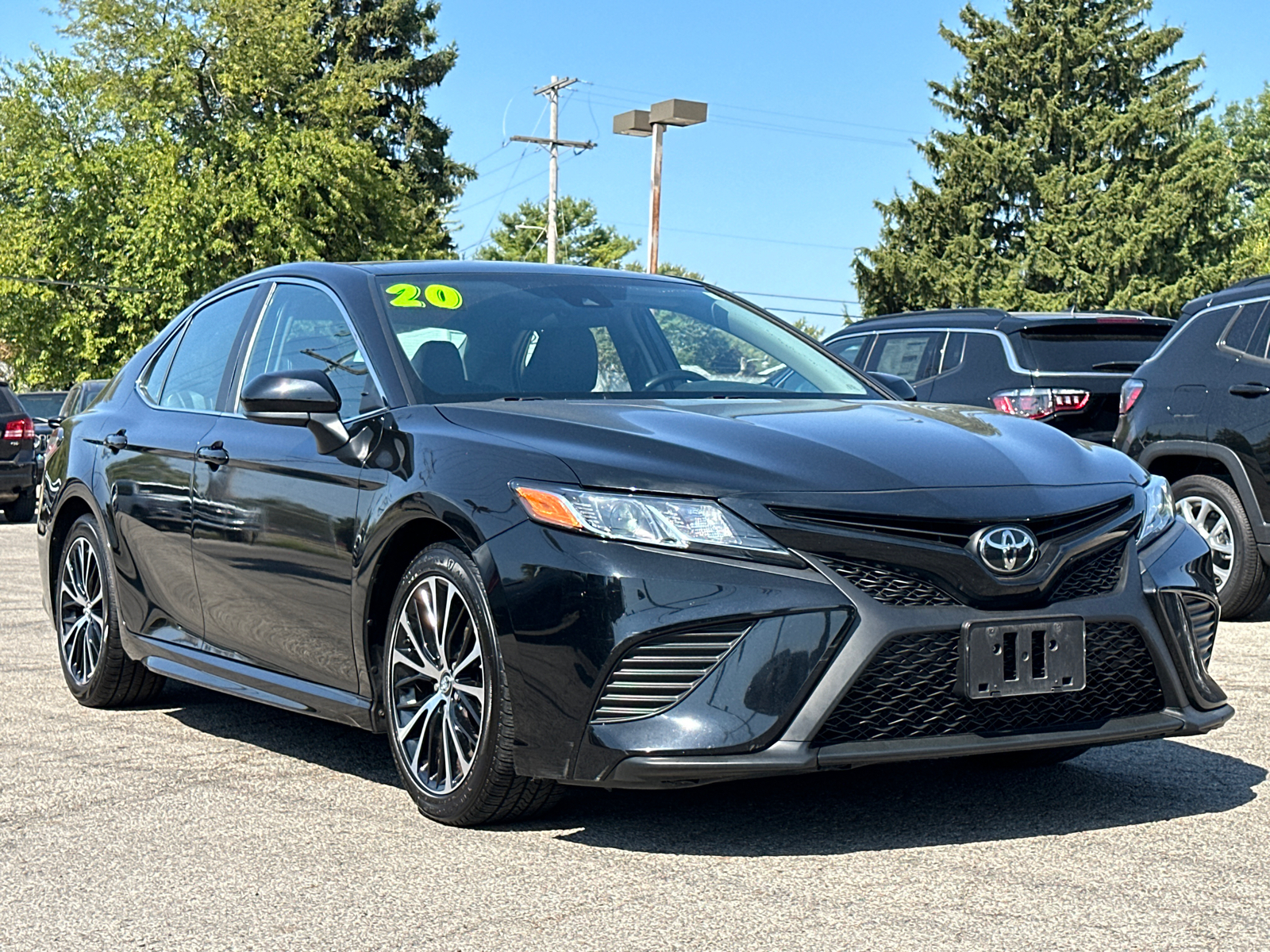 2020 Toyota Camry SE 1