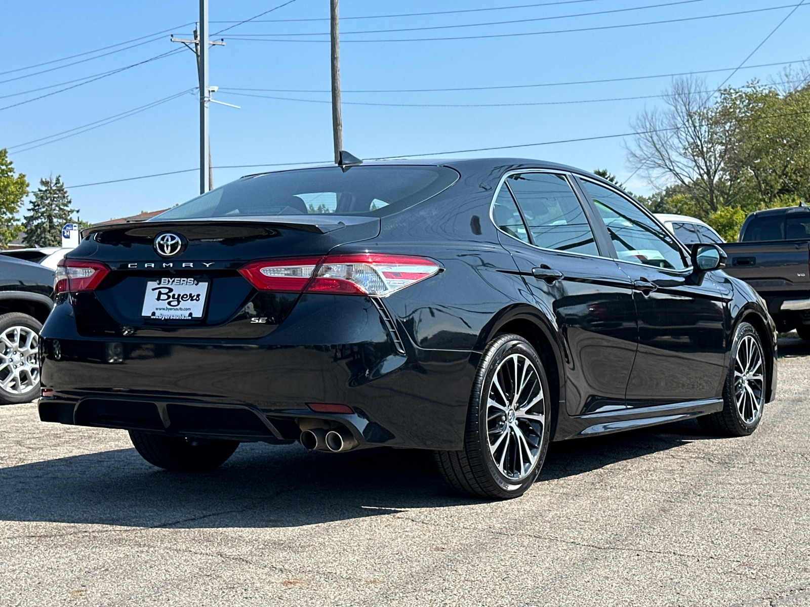 2020 Toyota Camry SE 3