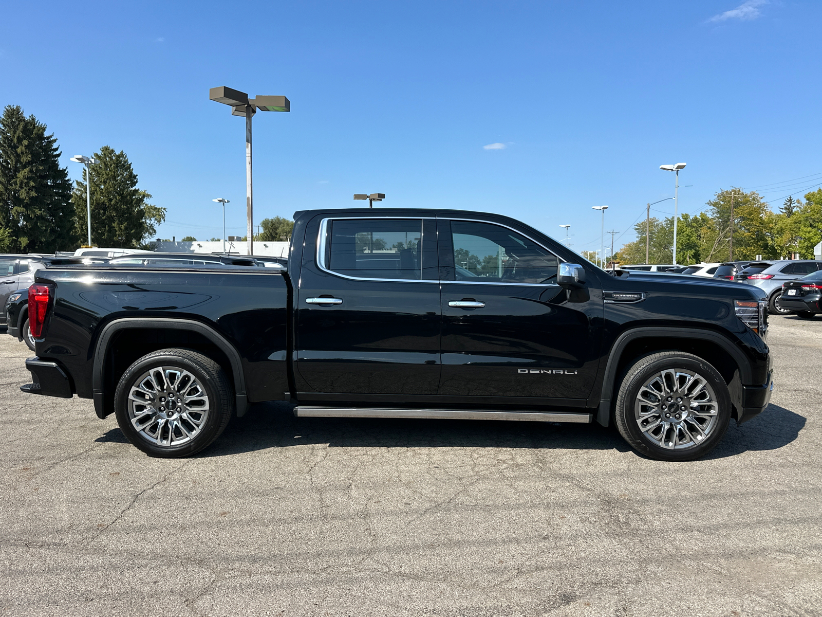 2023 GMC Sierra 1500 Denali Ultimate 2