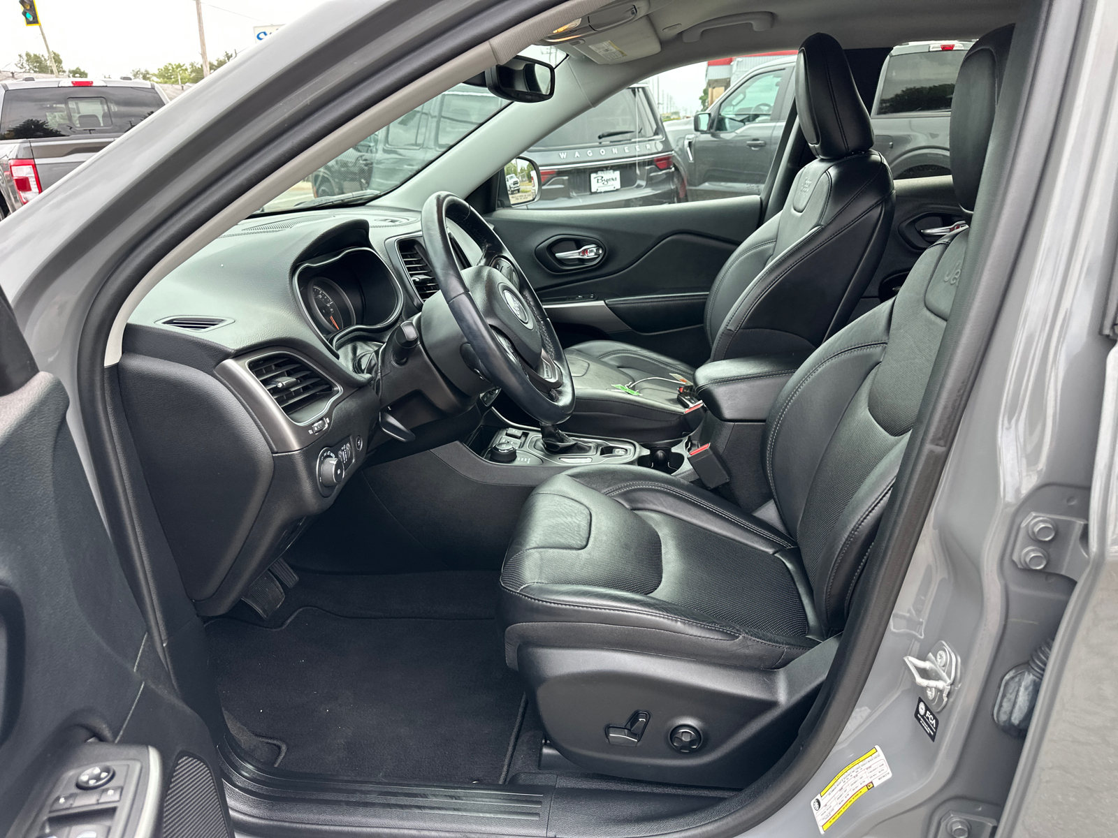 2021 Jeep Cherokee Latitude Lux 6